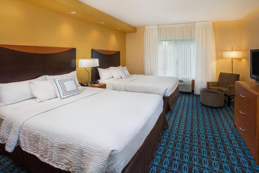 Queen Room with Two Queen Beds interior